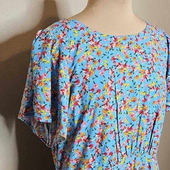 LOFT Blue Floral Flutter Sleeve Dress 8 - Picture 3 of 9